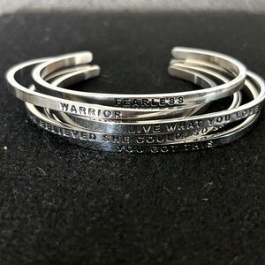 Set of 5 Mantraband inspirational bracelets
